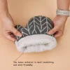 3d612069-1ebf-4fc2-b92c-360a4910b119.webp Nordic Style Heat Resistant Oven Mitts