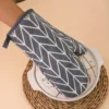 73b47a3f-4f1d-4f16-a5ea-96f18516e835.webp Nordic Style Heat Resistant Oven Mitts
