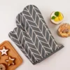adae50c8-bdc4-4a92-8f82-fa63393ba8ab.webp Nordic Style Heat Resistant Oven Mitts