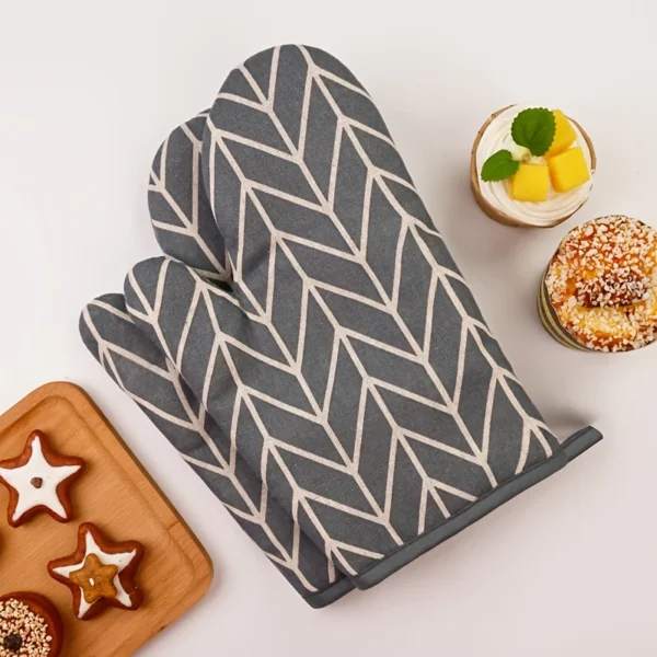 adae50c8-bdc4-4a92-8f82-fa63393ba8ab.webp Nordic Style Heat Resistant Oven Mitts